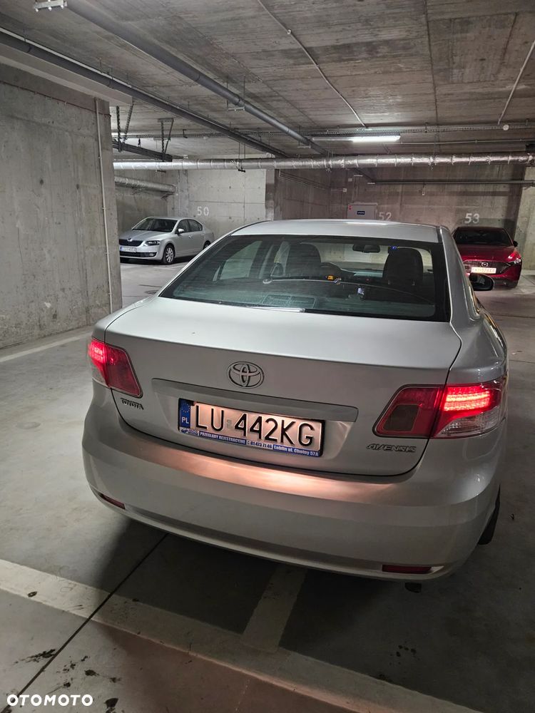 Toyota Avensis 1.8 Comfort - 5