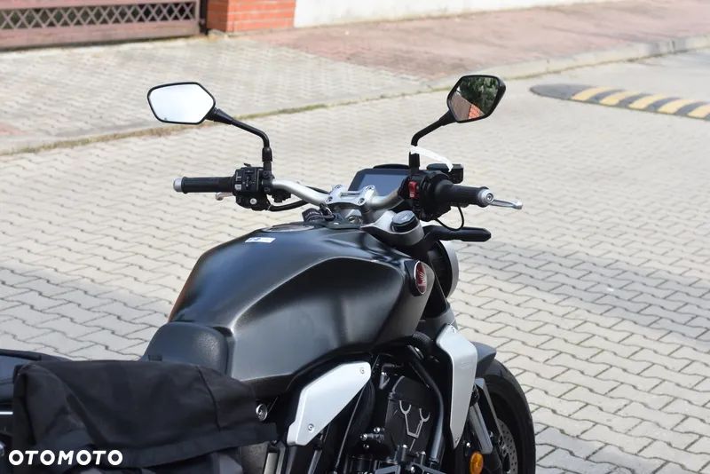 Honda CB - 16