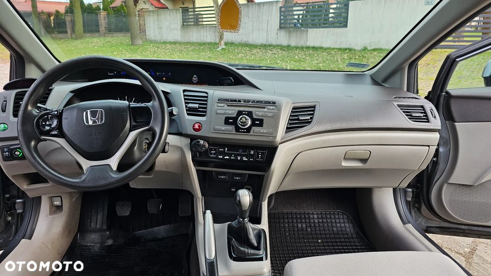 Honda Civic 1.8 Executive - 19