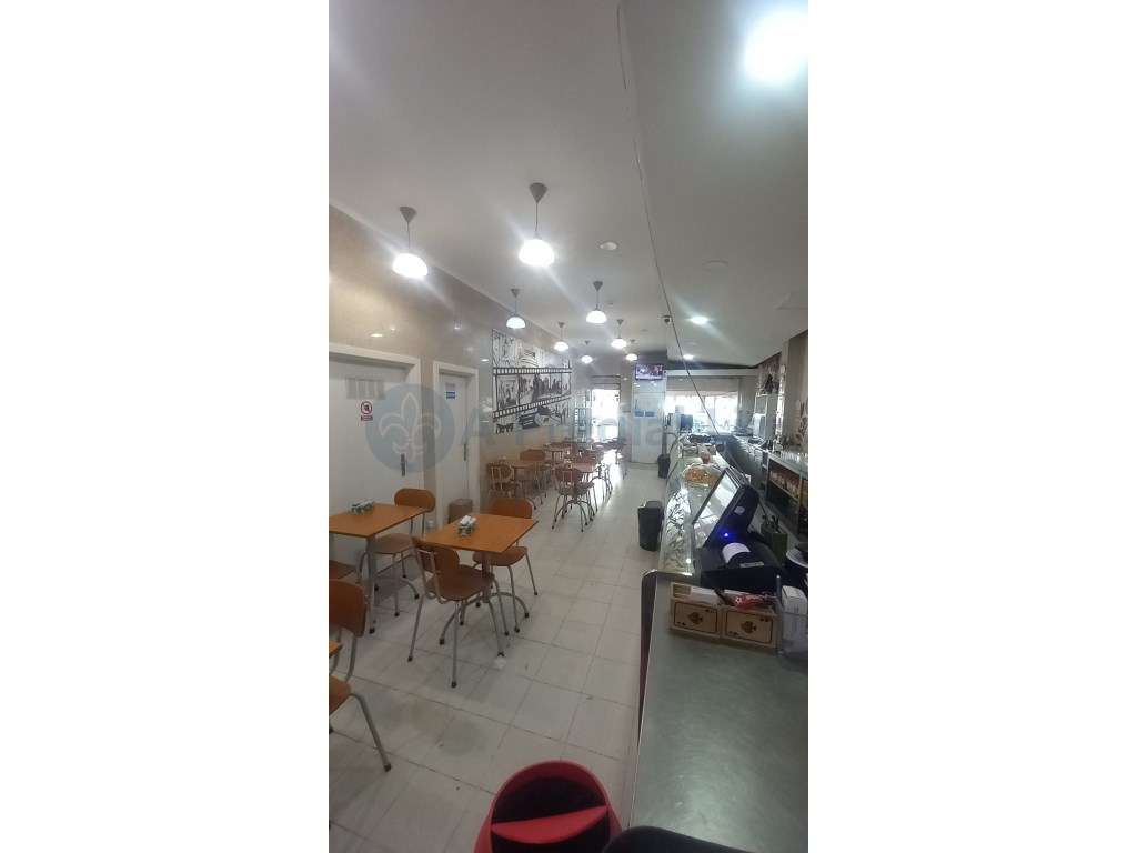 RESTAURANTE e PASTELARIA na Av. do Uruguai. GRANDE ESPLANADA. - Grande imagem: 5/16