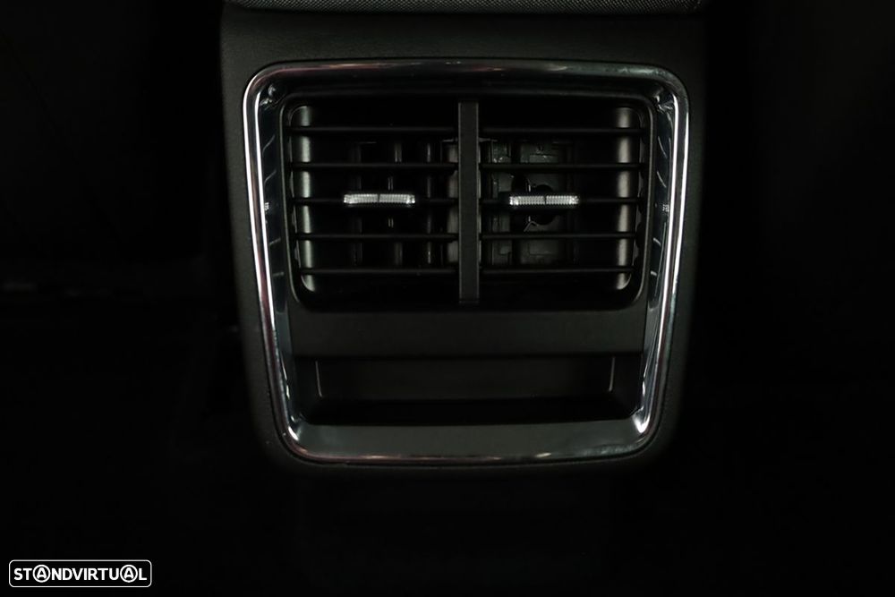 Skoda Enyaq iV 50 — fotografia 23