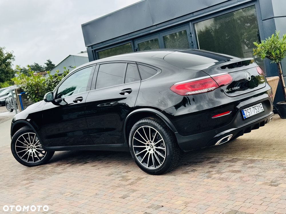Mercedes-Benz GLC 300 d 4Matic 9G-TRONIC AMG Line Plus - 26
