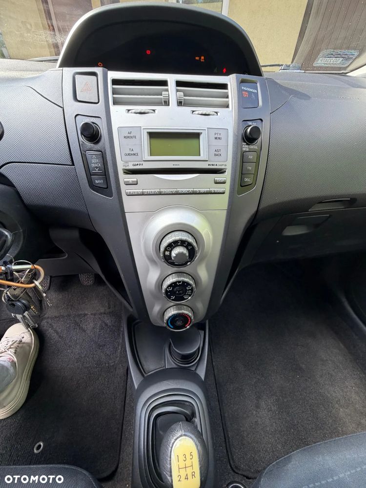 Toyota Yaris - 5
