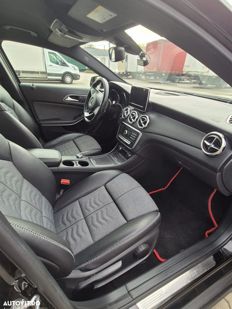 Mercedes-Benz GLA - 15