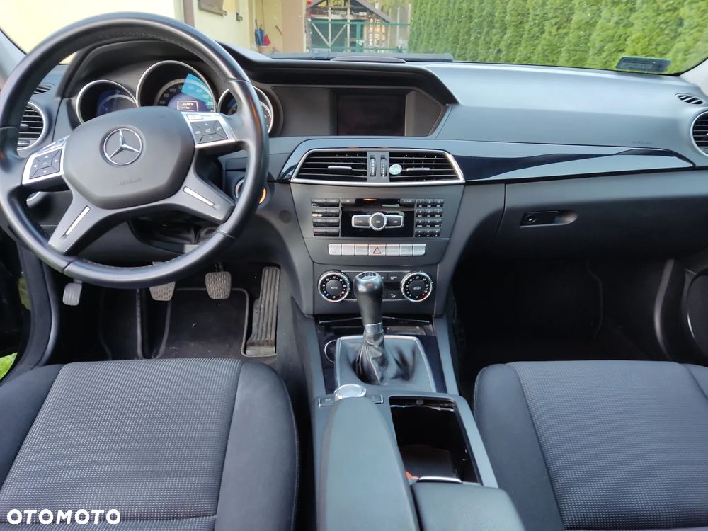 Mercedes-Benz Klasa C 180 CGI BlueEff Avantgarde - 9