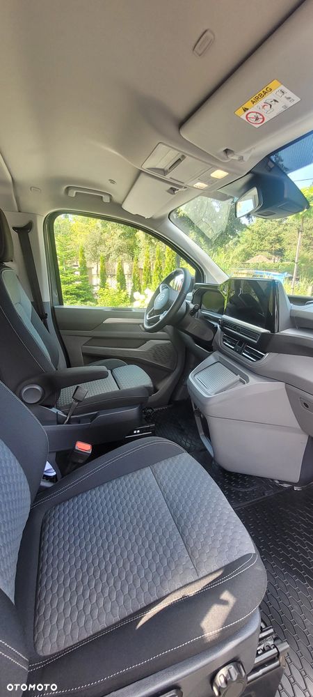 Volkswagen Caravelle - 8