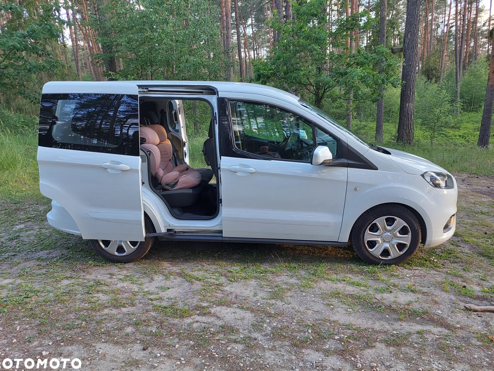 Ford Tourneo Courier 1.5 TDCi Trend - 6