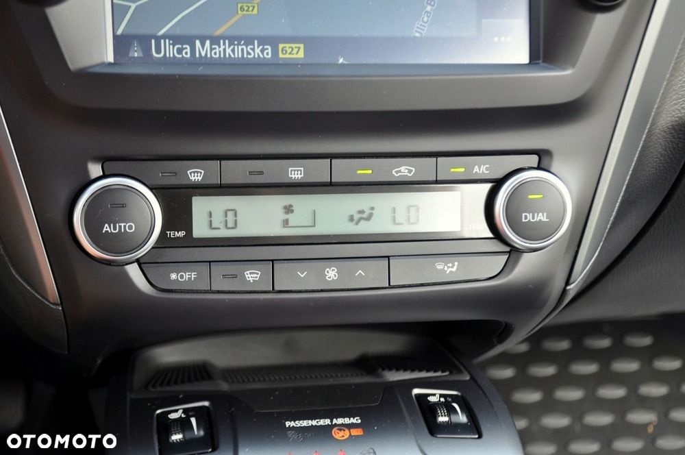 Toyota Avensis - 32