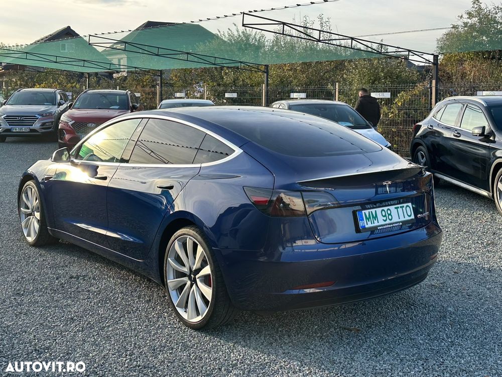 Tesla Model 3 - 6