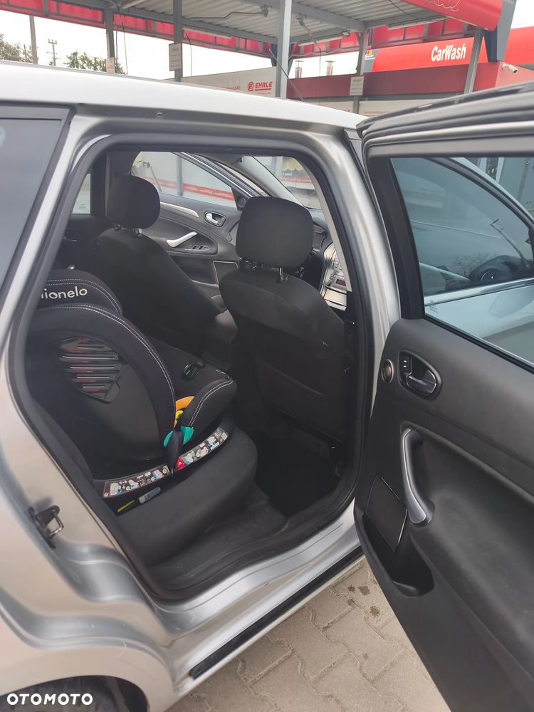 Ford Mondeo 2.0 TDCi Ambiente - 14