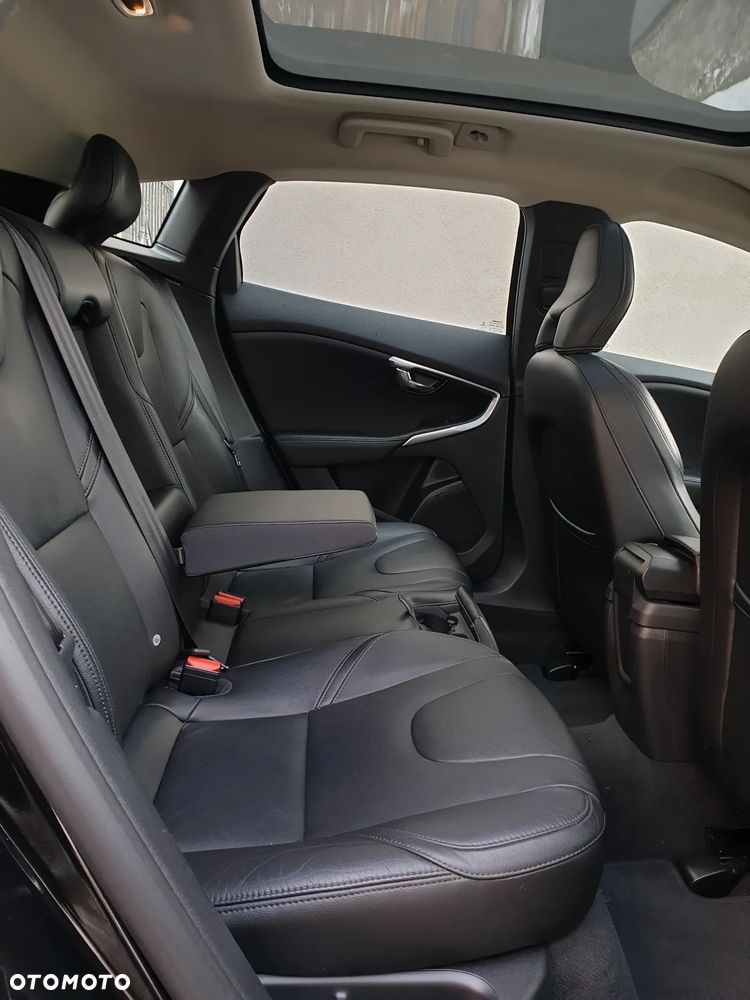 Volvo V40 D3 Inscription - 8