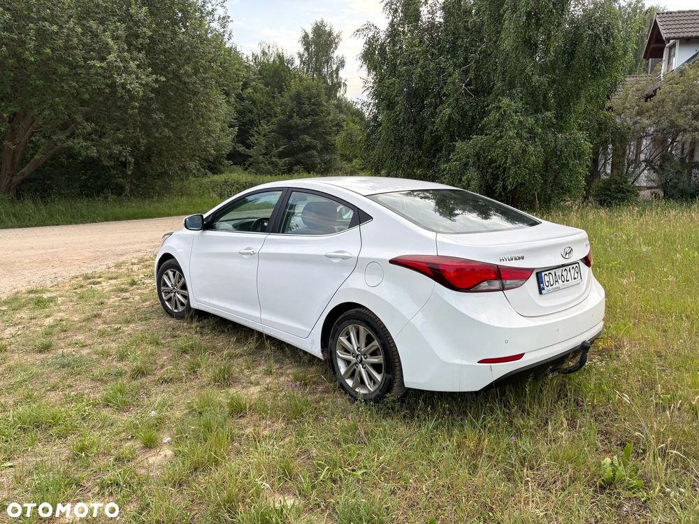 Hyundai Elantra - 7