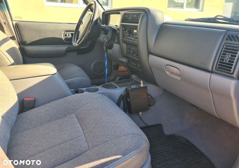 Jeep Cherokee 4.0 - 9
