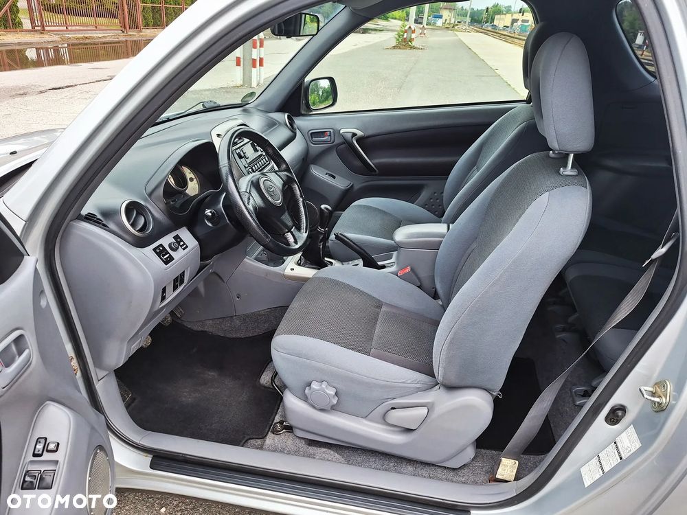 Toyota RAV4 D-4D 4x4 - 6