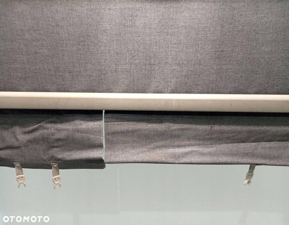 ROLETA BAGAŻNIKA TOYOTA LAND CRUISER 150 JASNA 5D - 2