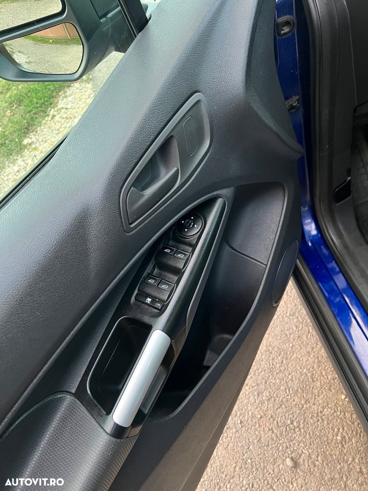 Ford Tourneo Connect 1.5 TDCi SWB (L1) Trend - 19