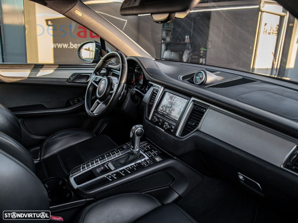 Porsche Macan S - 29