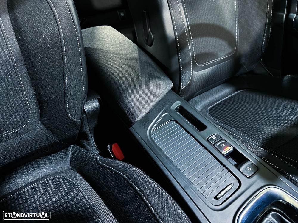 Renault Mégane 1.6 Plug-In Limited - 33