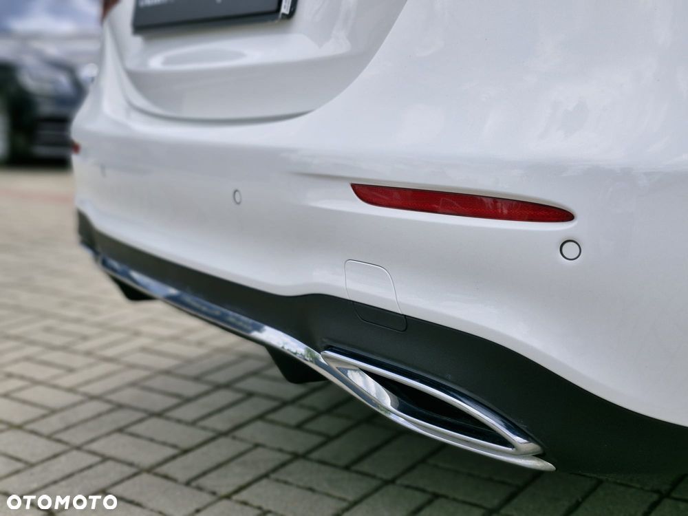 Mercedes-Benz Klasa E 220 d 4-Matic 9G-TRONIC - 38