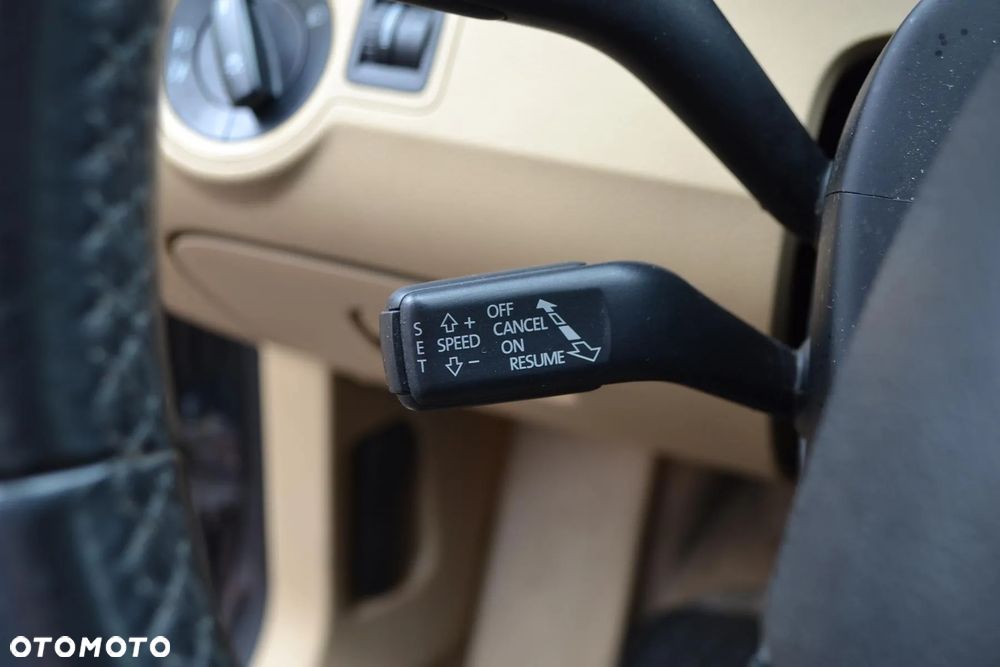 Volkswagen Passat Variant 2.0 TDI Highline - 24