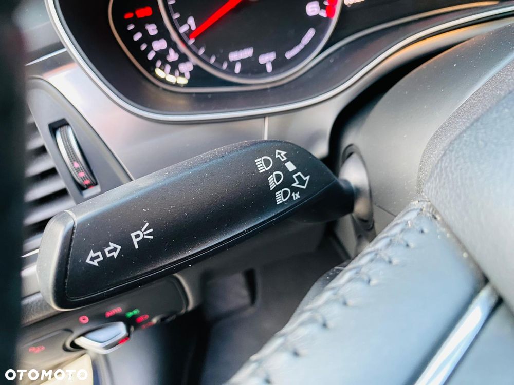 Audi A6 Avant 2.0 TDI Ultra S tronic - 32