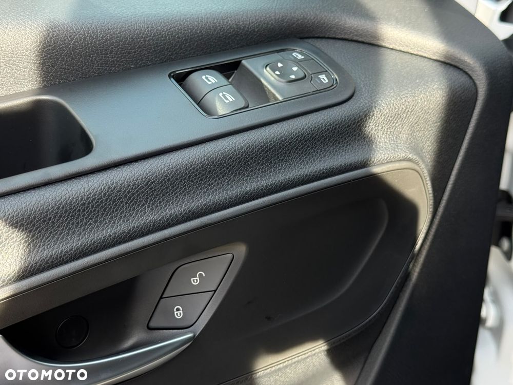 Mercedes-Benz Sprinter - 20