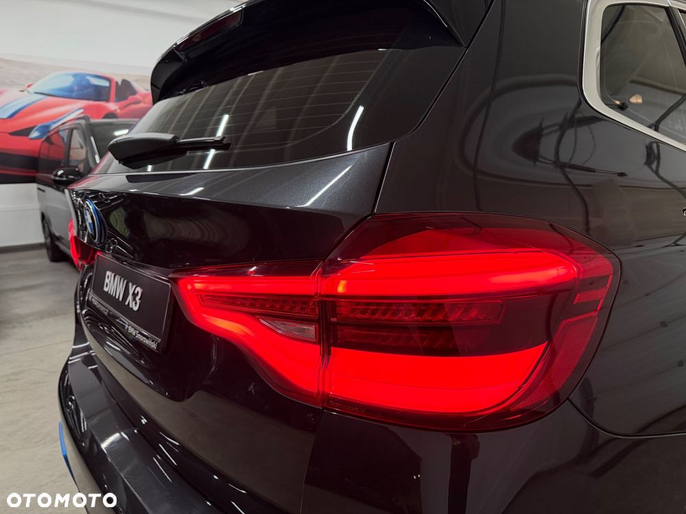 BMW iX3 80kWh Impressive - 16