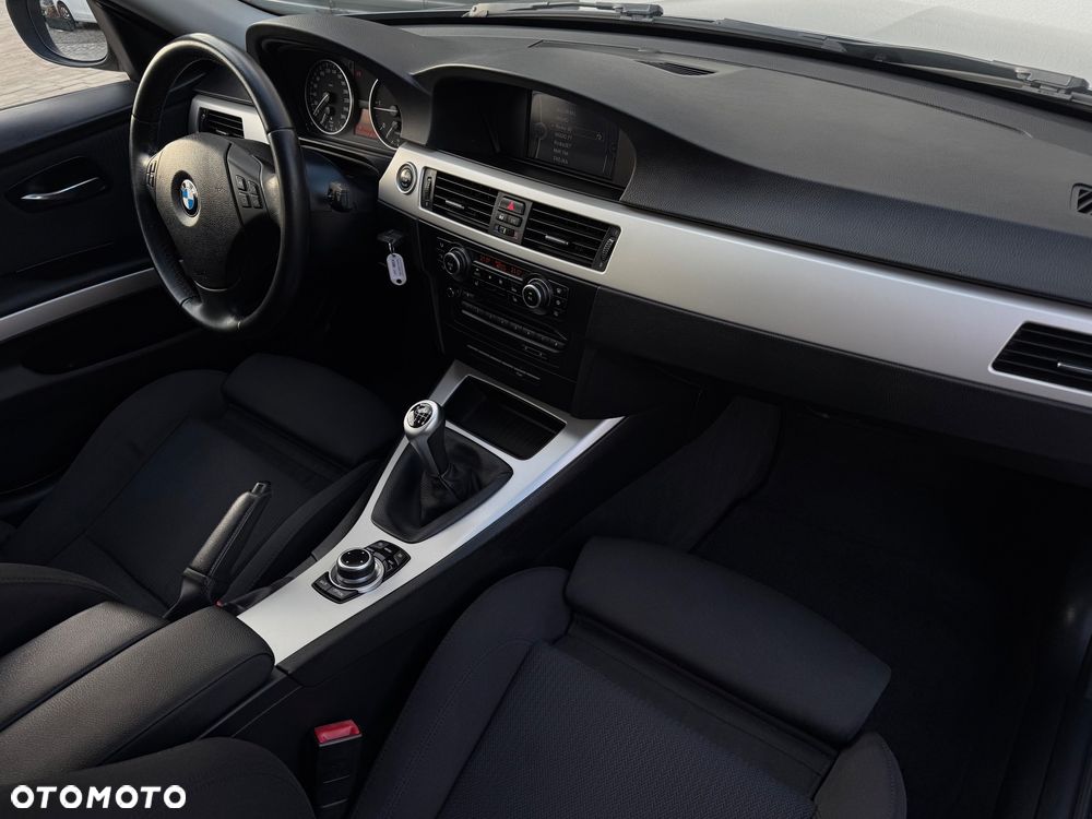 BMW Seria 3 320d DPF - 25