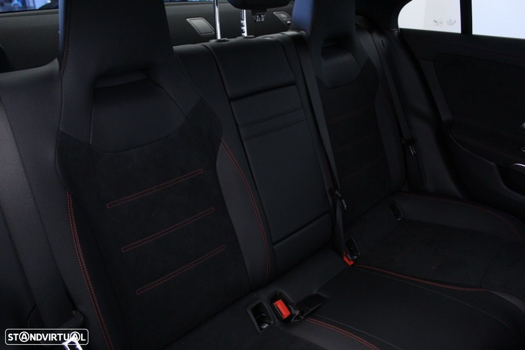 Mercedes-Benz CLA 250 e AMG Line - 15
