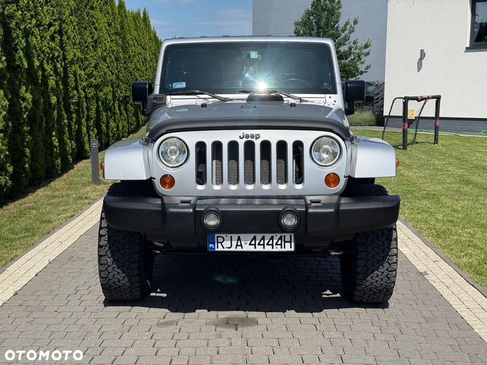 Jeep Wrangler Unlimited 3.8 Sahara - 2
