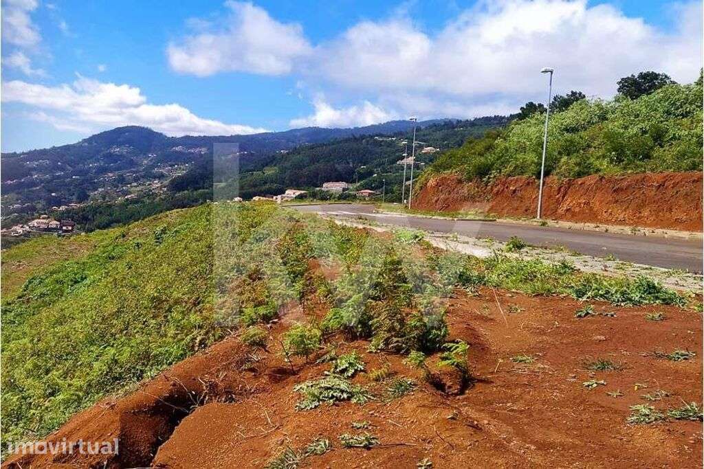 Terreno com 1254 m2 em Santa Cruz com uma vista soberba para o mar. - Grande imagem: 4/19