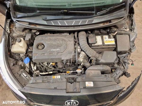 Prag Dreapta Kia Ceed 2016 Hatchback Negru - 7