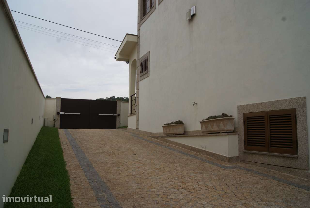Moradia Individual T3 _ Jardim, Zona Churrasqueira e poço_Cabreiros - Grande imagem: 4/58