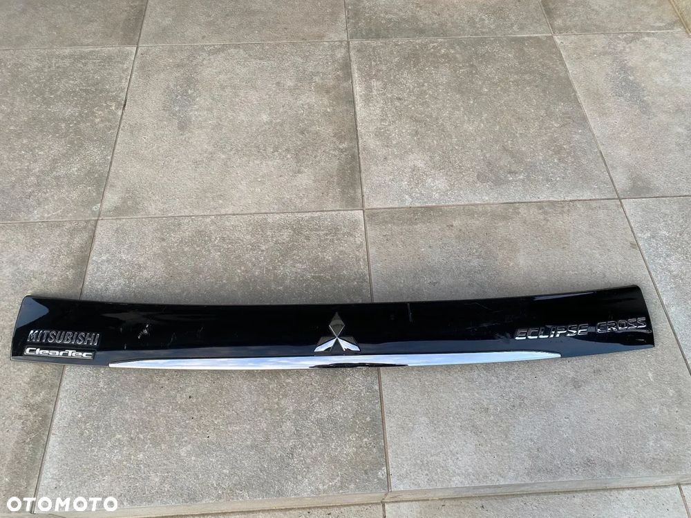 Listwa blenda klapy bagażnika Mitsubishi Eclipse Cross 5817A275ZZ