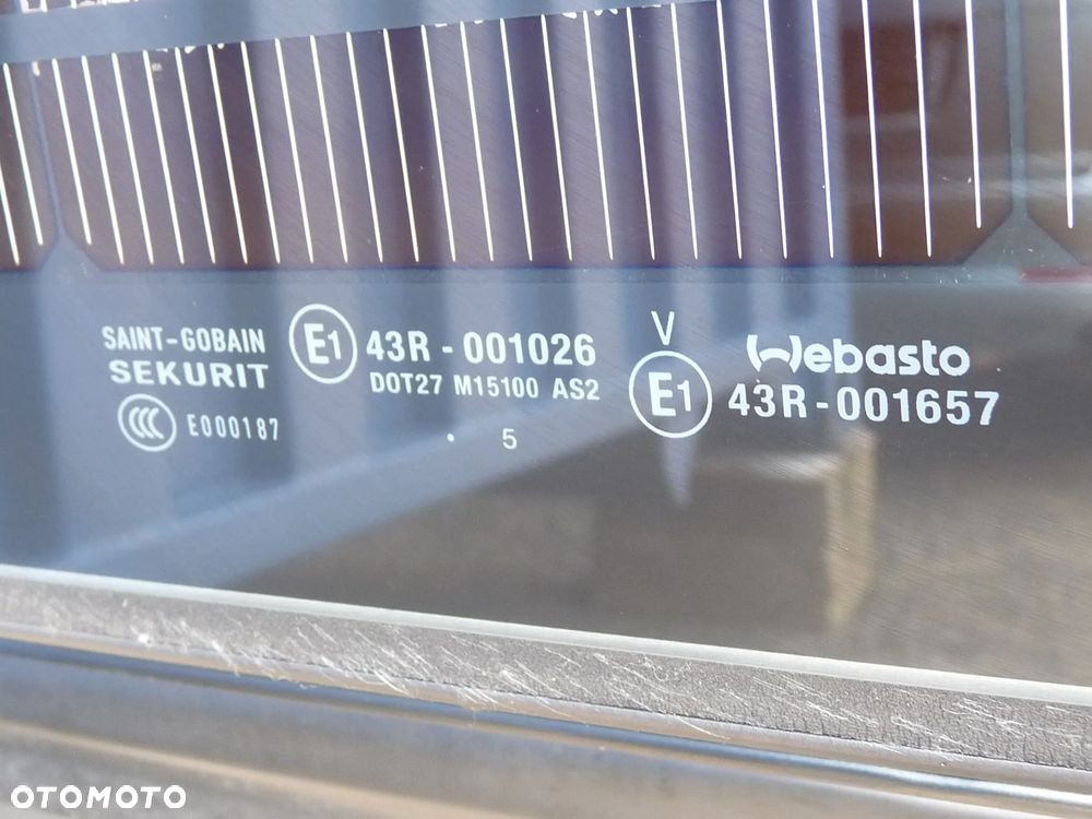 AUDI A8 D3 SZYBERDACH SOLAR 4E0877041E - 4