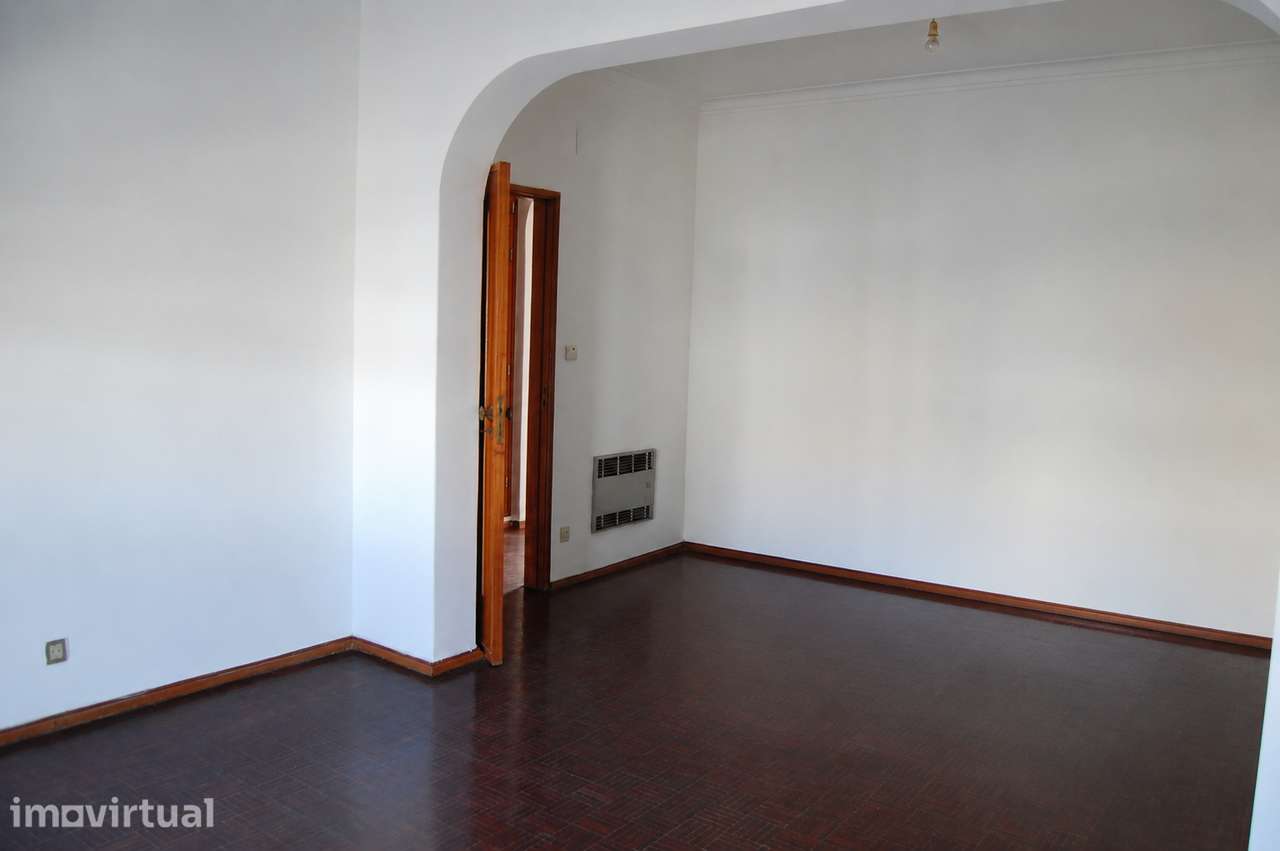 Apartamento T2 com varandas em Alverca - Grande imagem: 3/16