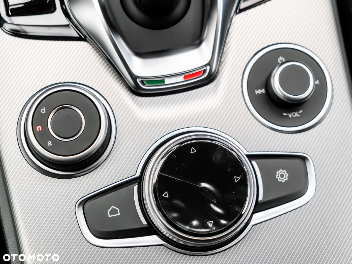 Alfa Romeo Stelvio 2.0 Turbo Intensa Q4 - 28