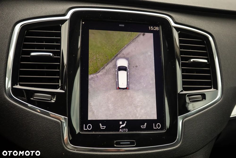 Volvo XC 90 D5 AWD Geartronic Momentum - 27