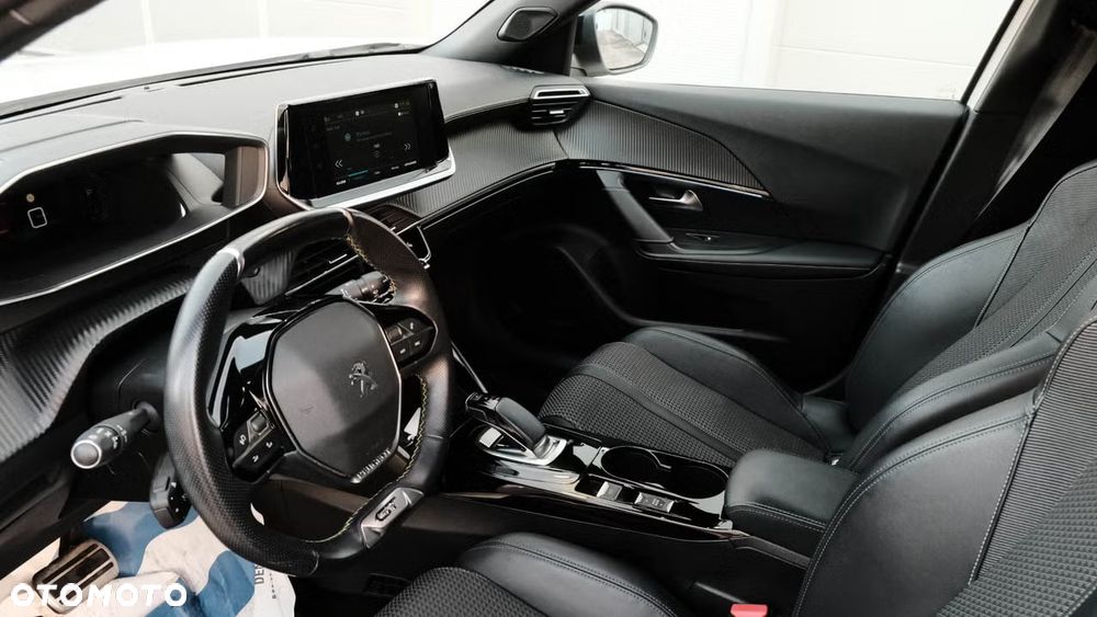 Peugeot 2008 136 GT - 15