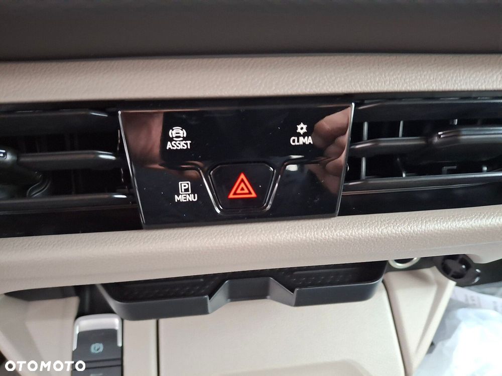 Volkswagen Multivan - 11