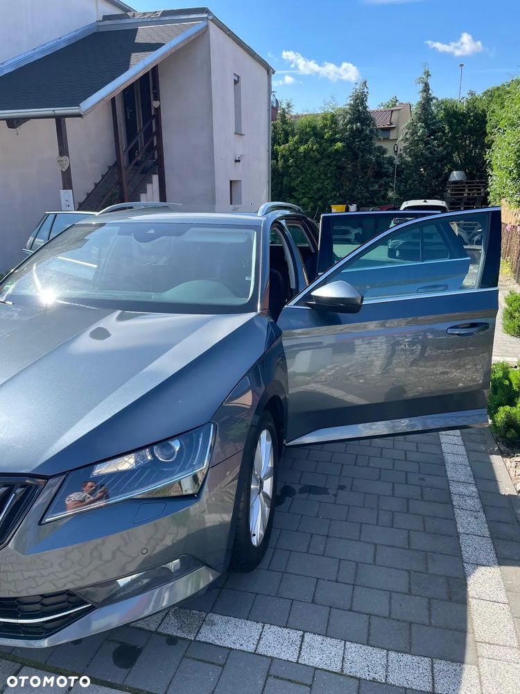 Skoda Superb Combi 2.0 TDI DSG Style - 11