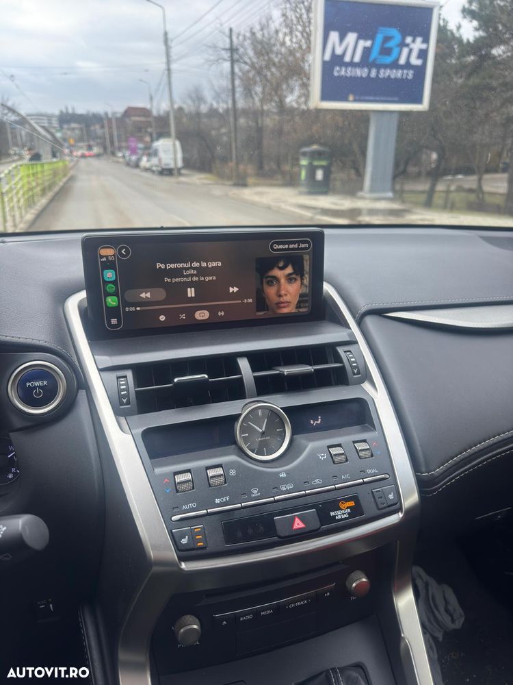 Lexus Seria NX 300h F Sport - 10