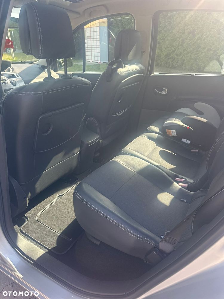 Renault Scenic - 11