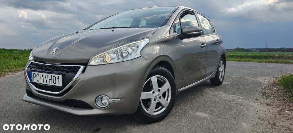 Peugeot 208 1.2 PureTech Allure - 6