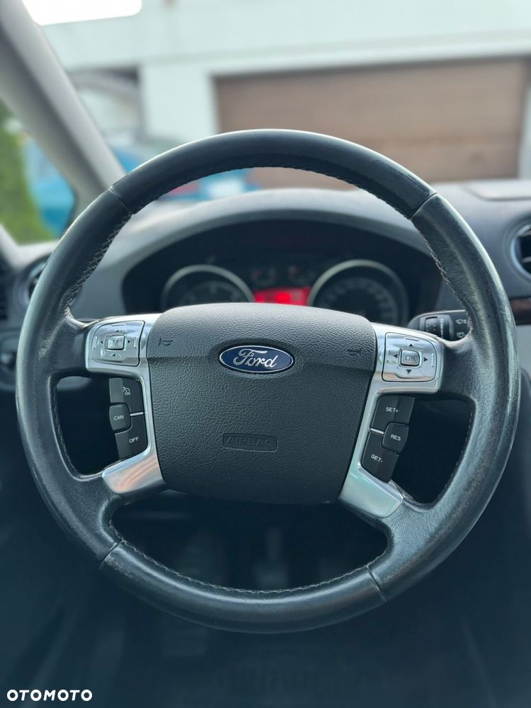 Ford Galaxy 2.0 TDCi DPF Ghia - 36