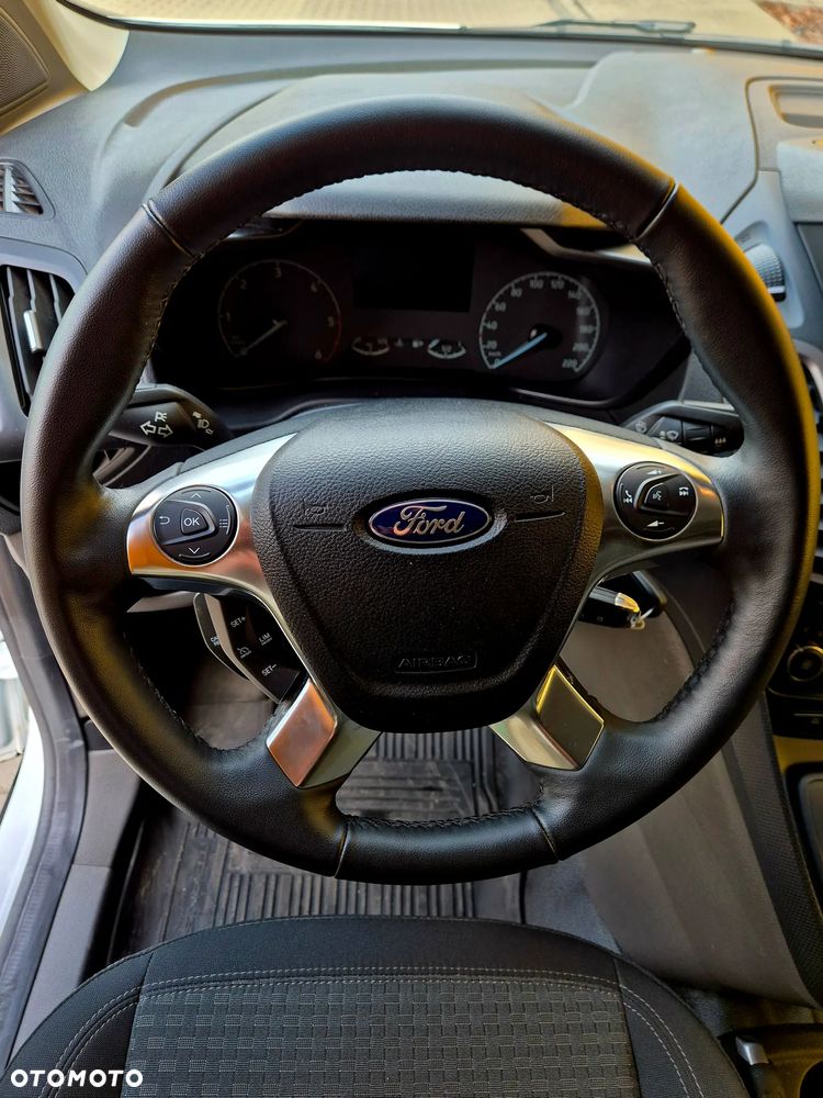 Ford connect - 16