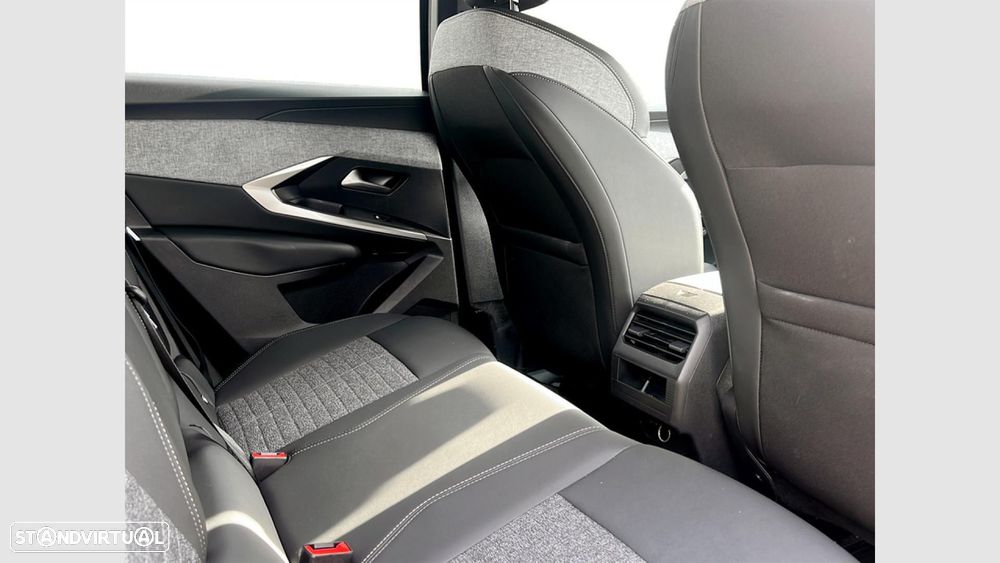 Peugeot 3008 1.2 Hybrid Allure e-DCS6 - 18