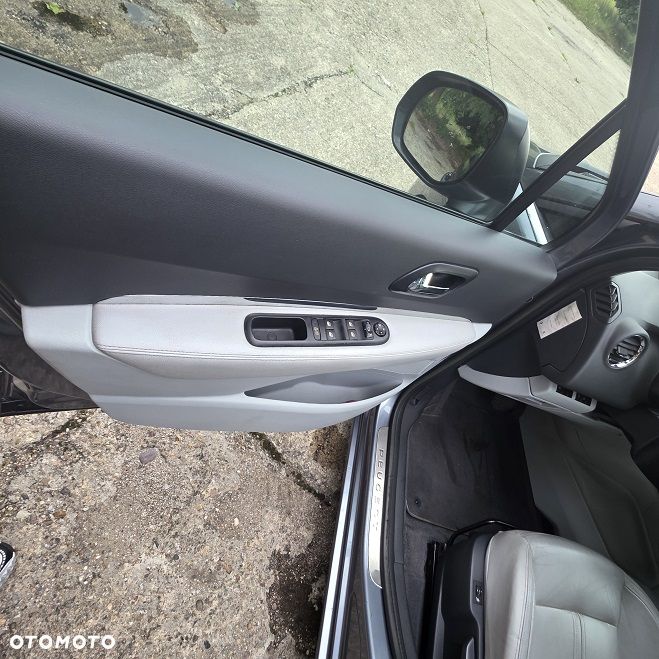 Peugeot 5008 - 16