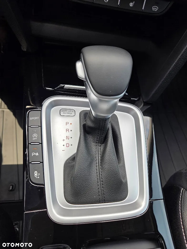 Kia XCeed 1.6 T-GDI L Business Line DCT - 17
