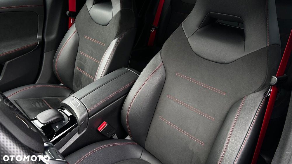 Mercedes-Benz CLA AMG 35 4-Matic 7G-DCT - 12